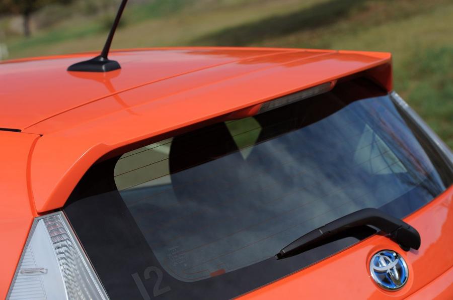  Toyota Prius C 2012 года  (фото 70 из 87)